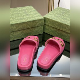 Новинка лета 2023 года от Gucci — высококачественные тапочки с ло