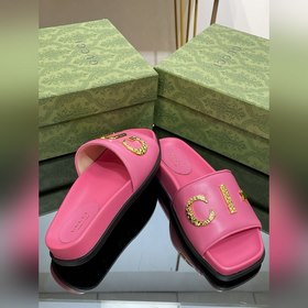 Новинка лета 2023 года от Gucci — высококачественные тапочки с ло