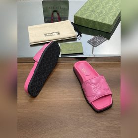 Новинка лета 2023 года от Gucci — высококачественные тапочки с 5D
