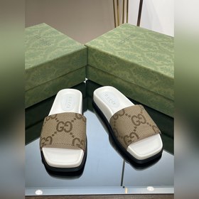 Новинка лета 2023 года от Gucci — высококачественные тапочки с 5D