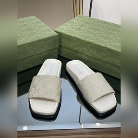 Новинка лета 2023 года от Gucci — высококачественные тапочки с 5D