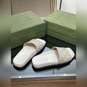 Новинка лета 2023 года от Gucci — высококачественные тапочки с 5D