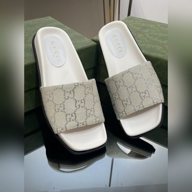 Новинка лета 2023 года от Gucci — высококачественные тапочки с 5D
