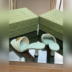 Новинки Gucci на лето 2023 года Женские тапочки с двойной пряжко