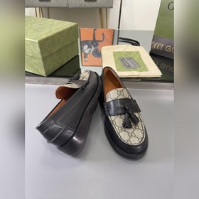 Gucci 2023 весна-осень. Новые лофей с бахромой от Gucci были восс
