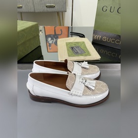 Gucci 2023 весна-осень. Новые лодочки с бахромой от Gucci были во