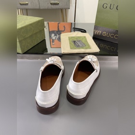 Gucci 2023 весна-осень. Новые лодочки с бахромой от Gucci были во