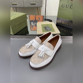 Gucci 2023 весна-осень. Новые лодочки с бахромой от Gucci были во