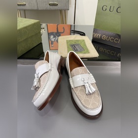 Gucci 2023 весна-осень. Новые лодочки с бахромой от Gucci были во