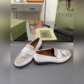 Gucci 2023 весна-осень. Новые лодочки с бахромой от Gucci были во