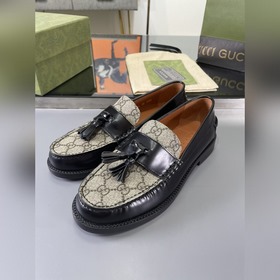 Gucci 2023 весна-осень. Новые лофей с бахромой от Gucci были восс