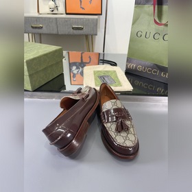 Gucci 2023 весна-осень. Новые лофей с бахромой от Gucci были восс