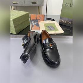 Gucci 2023 весна-осень. Новые лофей с бахромой от Gucci были восс