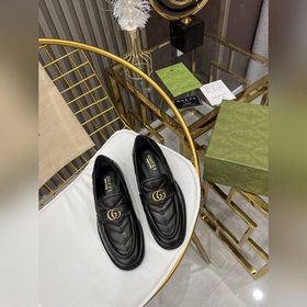 Новейшая модель туфель GUCCI с подиума. Модные, элегантные и унив