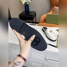 Новейшая модель тапочек GUCCI с подиума. Модные, элегантные и уни
