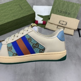 Маленькие ботинки GUCCI из кожи быка контрастного цвета привлекаю