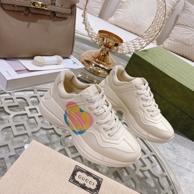 Обувь Gucci с масляной отделкой, защитным чипом и защитной нитью.