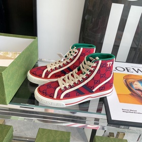 Обувь Gucci с высоким каблуком уже в продаже, обновление в магази