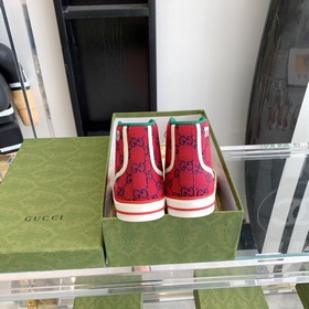 Обувь Gucci с высоким каблуком уже в продаже, обновление в магази