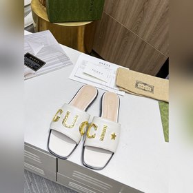 Новые тапочки Gucci с фирменной металлической застежкой Gucci, ин