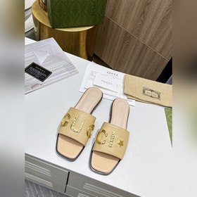 Новые тапочки Gucci с фирменной металлической застежкой Gucci, ин
