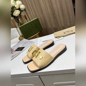 Новые тапочки Gucci с фирменной металлической застежкой Gucci, ин