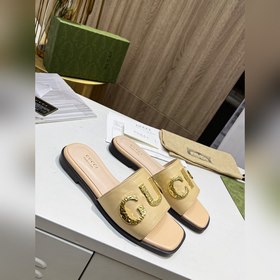 Новые тапочки Gucci с фирменной металлической застежкой Gucci, ин