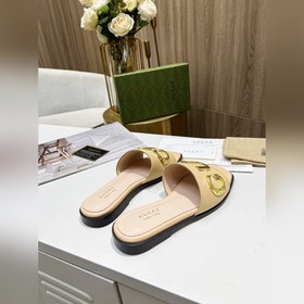 Новые тапочки Gucci с фирменной металлической застежкой Gucci, ин