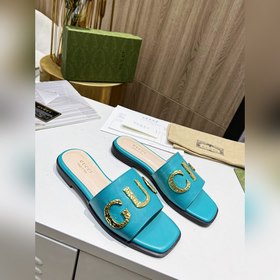 Новые тапочки Gucci с фирменной металлической застежкой Gucci, ин