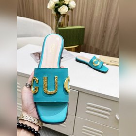 Новые тапочки Gucci с фирменной металлической застежкой Gucci, ин