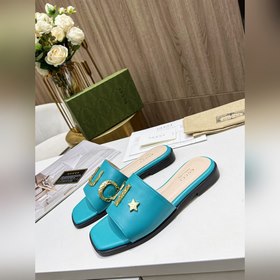 Новые тапочки Gucci с фирменной металлической застежкой Gucci, ин