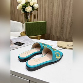 Новые тапочки Gucci с фирменной металлической застежкой Gucci, ин