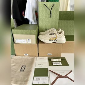 Пара обуви Gucci в стиле «папа», изготовленные из состаренной кож
