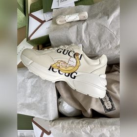Пара обуви Gucci в стиле «папа», изготовленные из состаренной кож