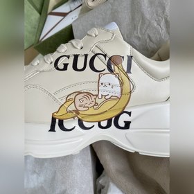 Пара обуви Gucci в стиле «папа», изготовленные из состаренной кож
