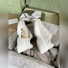 Пара обуви Gucci в стиле «папа», изготовленные из состаренной кож