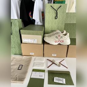 Пара обуви Gucci в стиле «папа», изготовленные из состаренной кож