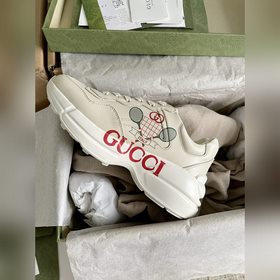 Пара обуви Gucci в стиле «папа», изготовленные из состаренной кож
