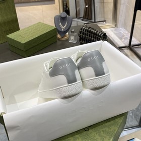 Версия Gucci с чипом высшего качества Белые кроссовки GG для пар 
