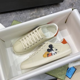 Версия Gucci с чипом высшего качества Белые кроссовки GG для пар 