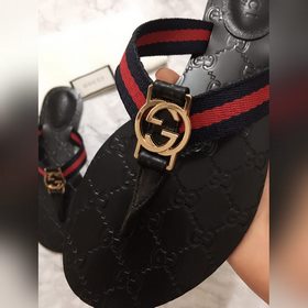 Gucci 2023s новейшая модель сандалий с тисненым ретро-узором из к