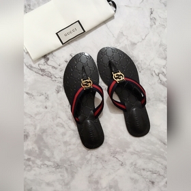 Gucci 2023s новейшая модель сандалий с тисненым ретро-узором из к