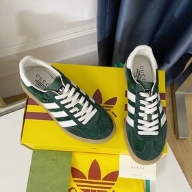 Совместная коллекция adidas x Gucci： кроссовки Gazelle для пар Ор