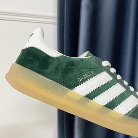 Совместная коллекция adidas x Gucci： кроссовки Gazelle для пар Ор