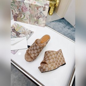 Серия сандалий Gucci с полным покрытием стразами, резиновой подош