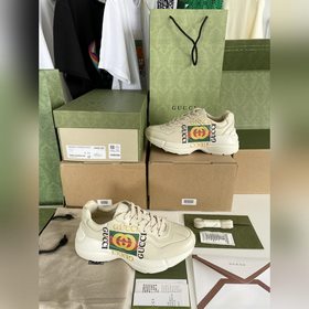 Пара обуви Gucci в стиле «папа» из состаренной кожи в форме рогов