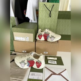 Пара обуви Gucci в стиле «папа» из состаренной кожи с угловатыми 