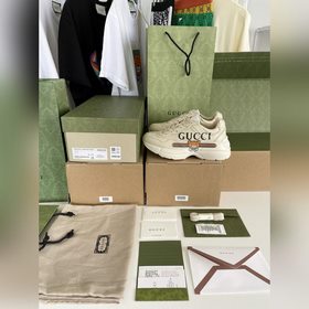 Пара обуви Gucci в стиле «папа» из состаренной кожи в форме рогов