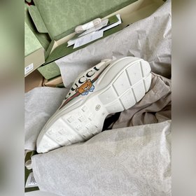 Пара обуви Gucci в стиле «папа» из состаренной кожи в форме рогов
