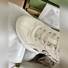 Пара обуви Gucci в стиле «папа» из состаренной кожи в форме рогов
